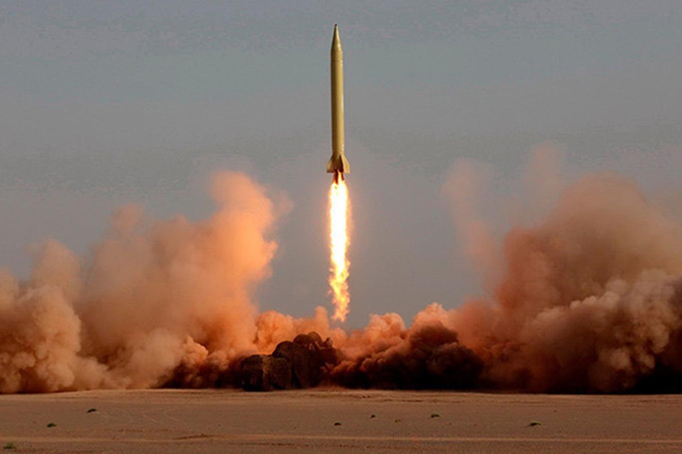 ایران از زیر زمین موشک بالستیک شلیک کرد